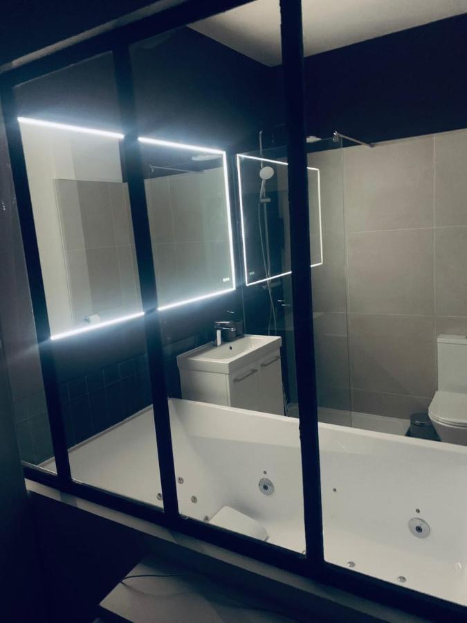 Sweet Love Room - Jacuzzi Privatif Montreuil  Buitenkant foto