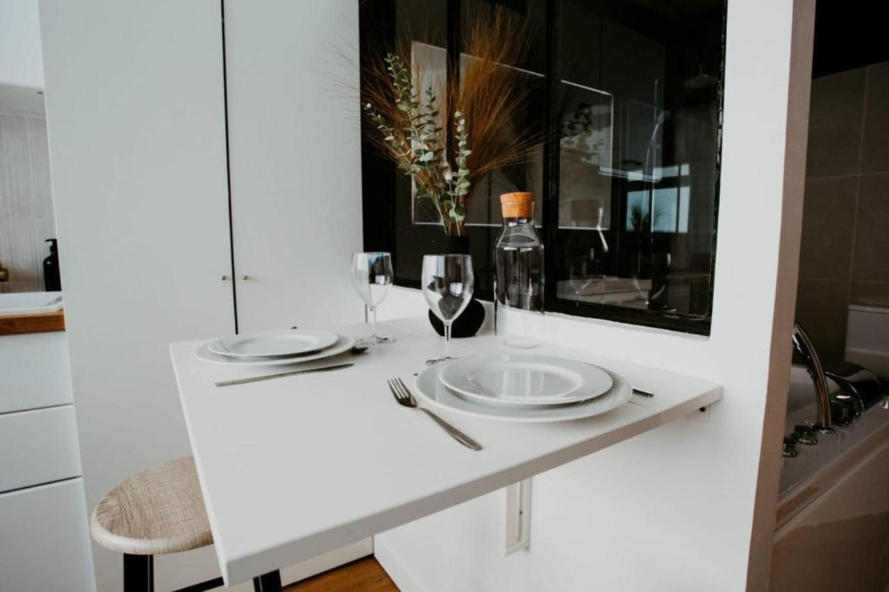 Sweet Love Room - Jacuzzi Privatif Montreuil  Buitenkant foto