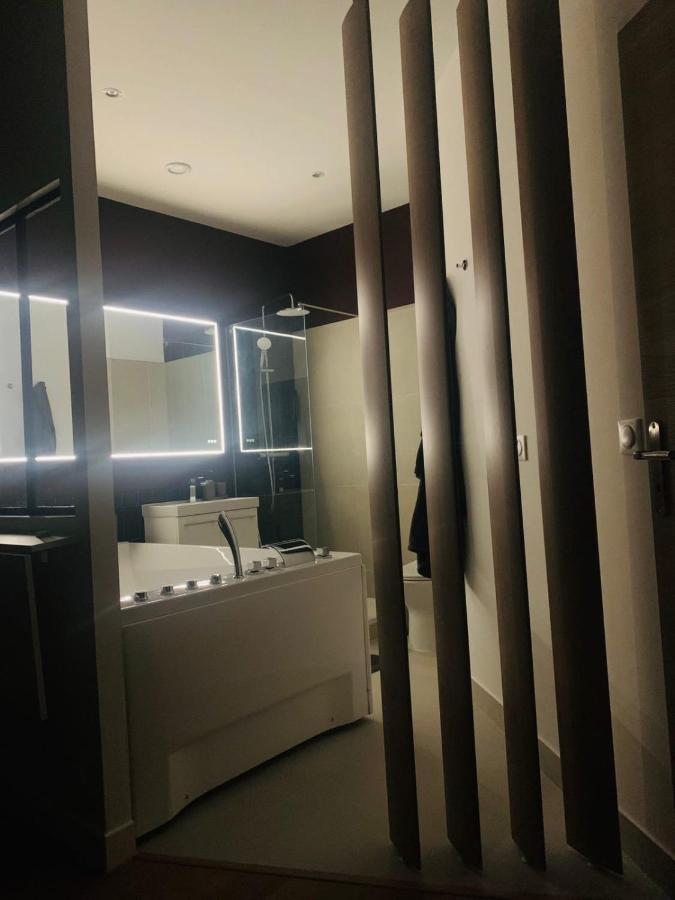 Sweet Love Room - Jacuzzi Privatif Montreuil  Buitenkant foto